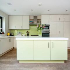Отель Highbury Square Home в номере