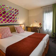 Отель Hôtel Paris Louis Blanc - Paris 10 комната для гостей