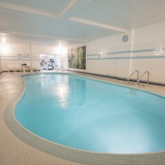 Отель Royal Scot Hotel & Suites Канада, Виктория - отзывы, цены и фото номеров - забронировать отель Royal Scot Hotel & Suites онлайн бассейн фото 2