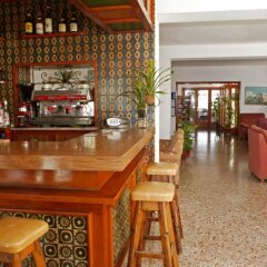 Отель Hostal Cervantes гостиничный бар
