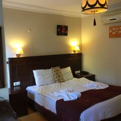 Berce Hotel сейф в номере