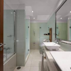 Отель Melia Madeira Mare Hotel Португалия, Фуншал - 1 отзыв об отеле, цены и фото номеров - забронировать отель Melia Madeira Mare Hotel онлайн ванная фото 2