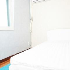 Отель 24 Guesthouse Gangnam сейф в номере