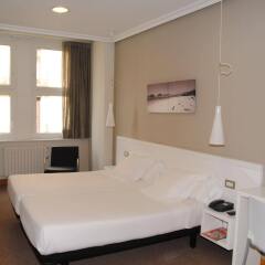 Отель Hostal Alemana Испания, Сан-Себастьян - отзывы, цены и фото номеров - забронировать отель Hostal Alemana онлайн комната для гостей фото 2