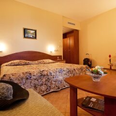 Ljuljak Hotel сейф в номере