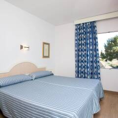 Отель Aparthotel Cabau Aquasol Испания, Пальманова - 1 отзыв об отеле, цены и фото номеров - забронировать отель Aparthotel Cabau Aquasol онлайн комната для гостей