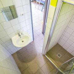 Island Hostel Adults only Будапешт ванная