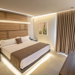 Отель Heat Suites - Adults Only комната для гостей фото 3