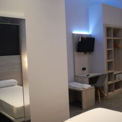 Отель Hostal Plaza Goya BCN Испания, Барселона - отзывы, цены и фото номеров - забронировать отель Hostal Plaza Goya BCN онлайн удобства в номере фото 2