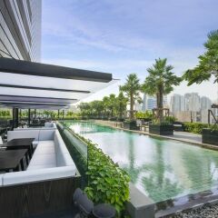 Отель Holiday Inn Bangkok Sukhumvit Бангкок бассейн фото 2