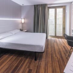 Отель Hostal Operaramblas Барселона комната для гостей фото 4