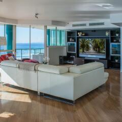 Отель The Waterford on Main Beach интерьер отеля