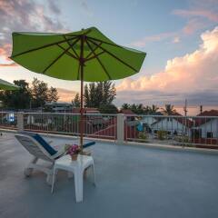 At Kamala Hotel бассейн фото 3