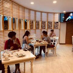Отель Local Escape Boutique питание