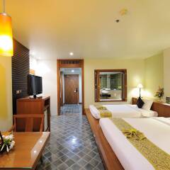 Отель The Royal Paradise Hotel & Spa Таиланд, Пхукет - 4 отзыва об отеле, цены и фото номеров - забронировать отель The Royal Paradise Hotel & Spa онлайн комната для гостей фото 4