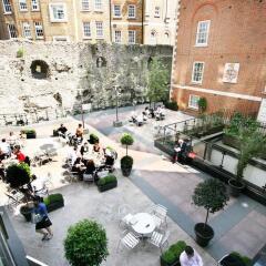 Leonardo Royal Hotel London City балкон