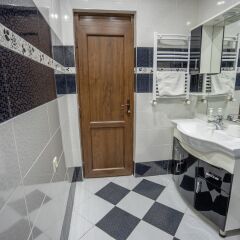Отель Meidan Suites Грузия, Тбилиси - отзывы, цены и фото номеров - забронировать отель Meidan Suites онлайн ванная фото 2