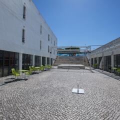 Отель HI Parque das Nações – Pousada de Juventude Португалия, Лиссабон - отзывы, цены и фото номеров - забронировать отель HI Parque das Nações – Pousada de Juventude онлайн парковка