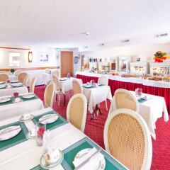 Отель Hôtel des Horlogers Швейцария, План-лез-Уат - 1 отзыв об отеле, цены и фото номеров - забронировать отель Hôtel des Horlogers онлайн гостиничный бар