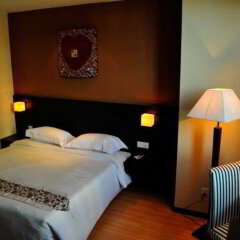Tat Place Hotel in Kuala Belait, Brunei from 95$, photos, reviews - zenhotels.com guestroom photo 4