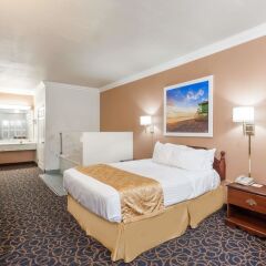 Отель Days Inn And Suites South Gate Южные ворота комната для гостей фото 3