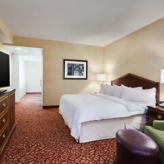 Отель Columbus Airport Marriott Колумбус комната для гостей