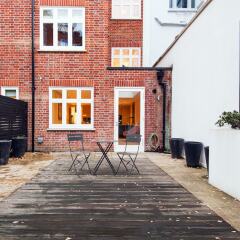 Апартаменты Homely and Chic 2 Bed Apartment Лондон фото 2