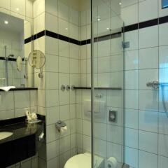 Отель Astor & Aparthotel Германия, Кёльн - отзывы, цены и фото номеров - забронировать отель Astor & Aparthotel онлайн ванная фото 2