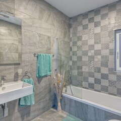 Отель Luxury 2 Bedroom Apartment by the Sea Мальта, Каура - отзывы, цены и фото номеров - забронировать отель Luxury 2 Bedroom Apartment by the Sea онлайн ванная