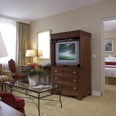 Апартаменты Marriott Executive Apartments Millennium Court комната для гостей фото 5