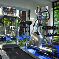 Отель Navatara Phuket Resort фитнесс-зал фото 3