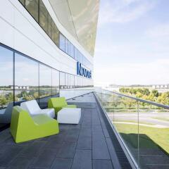 Отель Novotel Muenchen Airport Фрайзинг балкон