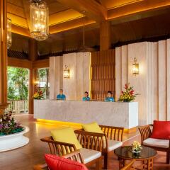 Отель Thara Patong Beach Resort & Spa Таиланд, Пхукет - 7 отзывов об отеле, цены и фото номеров - забронировать отель Thara Patong Beach Resort & Spa онлайн гостиничный бар