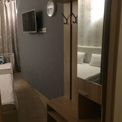 Khalva Hotel сейф в номере