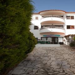Ericeira Chill Hill Hostel & Private Rooms - Peach Garden Мафра фото 3