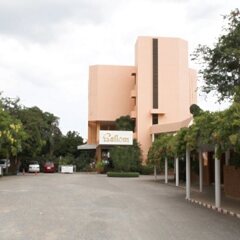 Sailom Hotel Hua Hin парковка