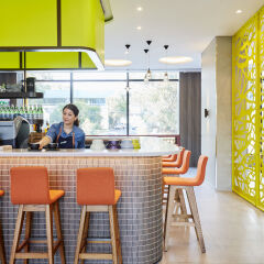 Отель Holiday Inn Express Sydney Macquarie Park гостиничный бар