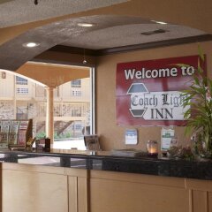 Отель Coach Light Inn интерьер отеля