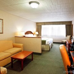 Quality Inn & Suites in Altoona, United States of America from 103$, photos, reviews - zenhotels.com guestroom photo 5