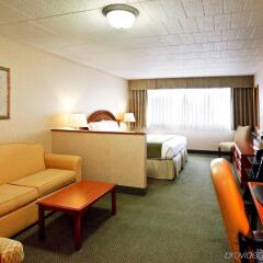 Quality Inn & Suites in Altoona, United States of America from 104$, photos, reviews - zenhotels.com guestroom photo 5