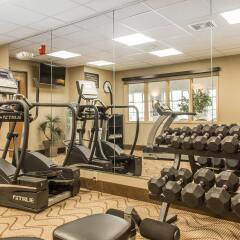 Отель Comfort Inn North/Polaris Колумбус фитнесс-зал
