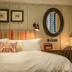 Отель King Street Townhouse сейф в номере