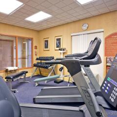 Отель Holiday Inn Express Vicksburg фитнесс-зал