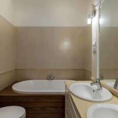 Отель Furnished Flats Along Danube River Венгрия, Будапешт - отзывы, цены и фото номеров - забронировать отель Furnished Flats Along Danube River онлайн ванная