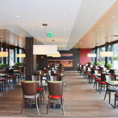 Отель Holiday Inn Express Zurich Airport Швейцария, Рюмланг - 1 отзыв об отеле, цены и фото номеров - забронировать отель Holiday Inn Express Zurich Airport онлайн гостиничный бар