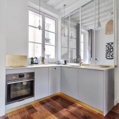 Отель Luxury Apt In The Heart Of Paris - 2br Париж в номере
