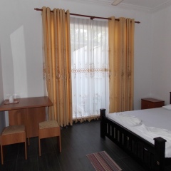 Отель Nest Holiday Resort сейф в номере