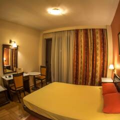 Hotel Chris комната для гостей