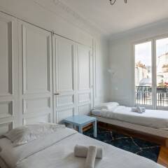 Отель Balcony Bliss steps from the Bois de Boulogne комната для гостей фото 4