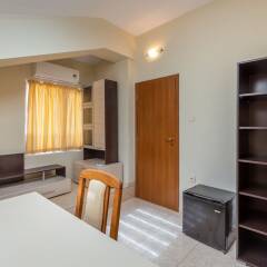 Апартаменты 1 Bedroom Apartment in Dafinka Guest House Равда сейф в номере